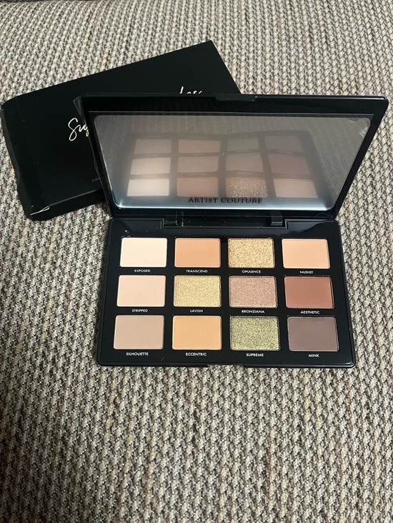 Supreme Nudes Eyeshadow Palette by Artist Couture Beauty Spa Gift Fashion Makeup - Picture 2 of 10